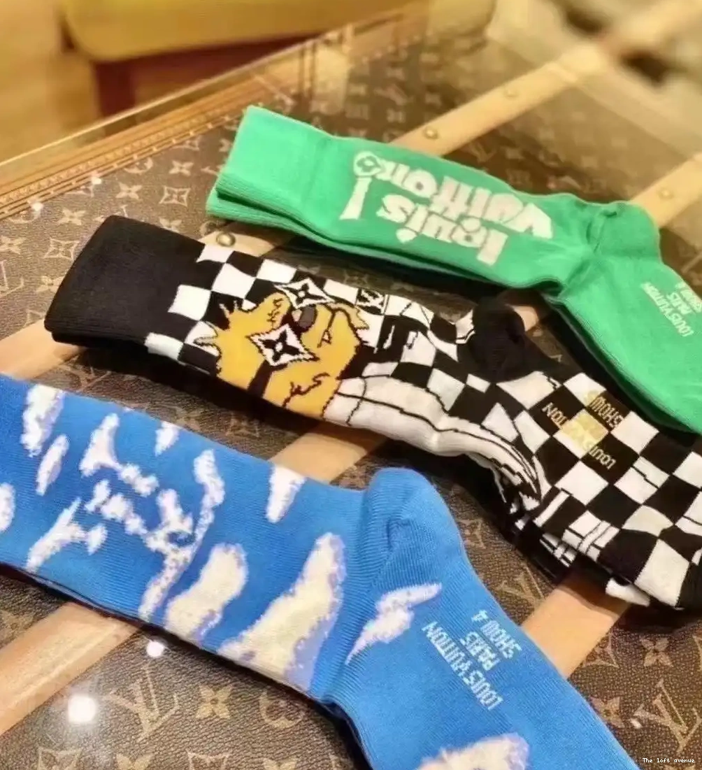 CUSTOM BOX WITH LV SOCKS 0707